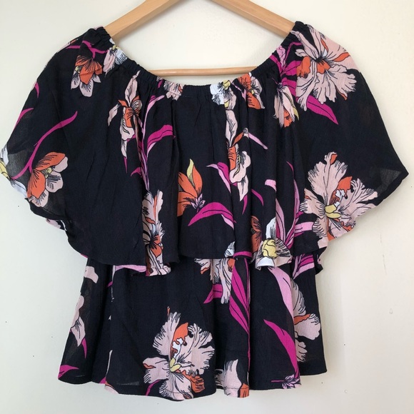 floral off shoulder top fits more like a S - Picture 2 of 4